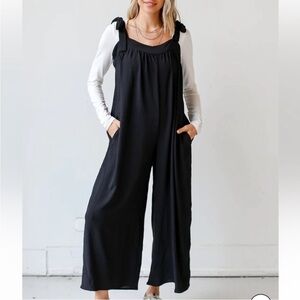 Leoni Oversized Wide Leg Black Jumpsuit Shoulder tie‎ Size M